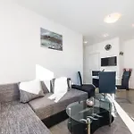 Two-bedroom In Apartamento Maslenica