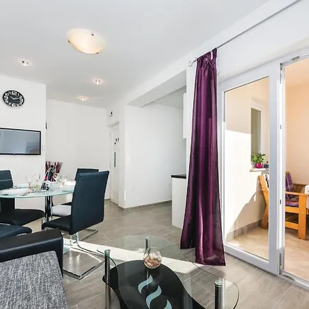 Two-bedroom In Maslenica