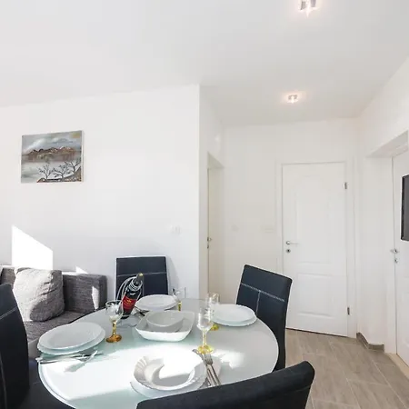 شقة Two-bedroom In ماسلينتسا